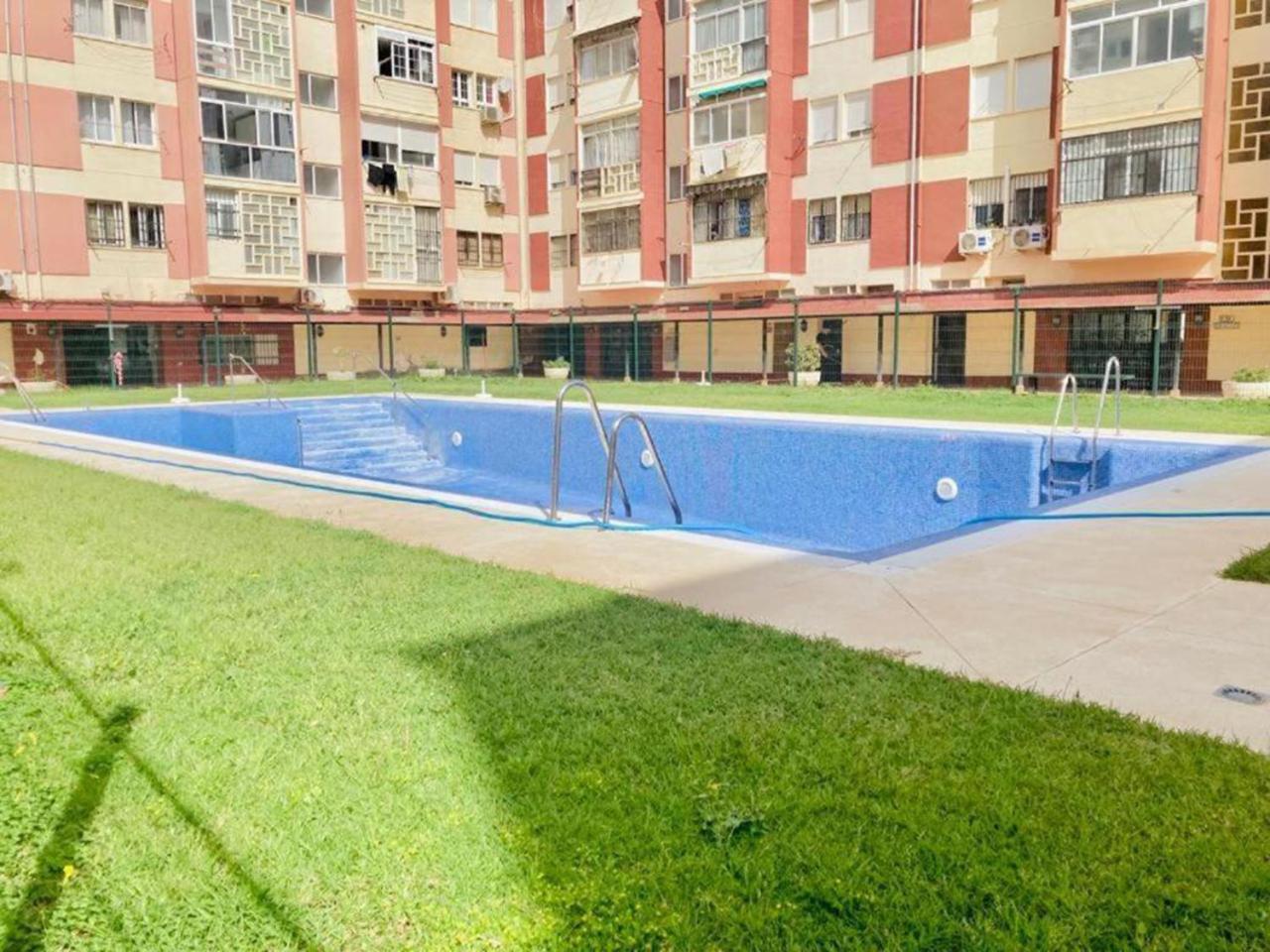 Light-Filled Apartment With Sea Views Torremolinos Luaran gambar