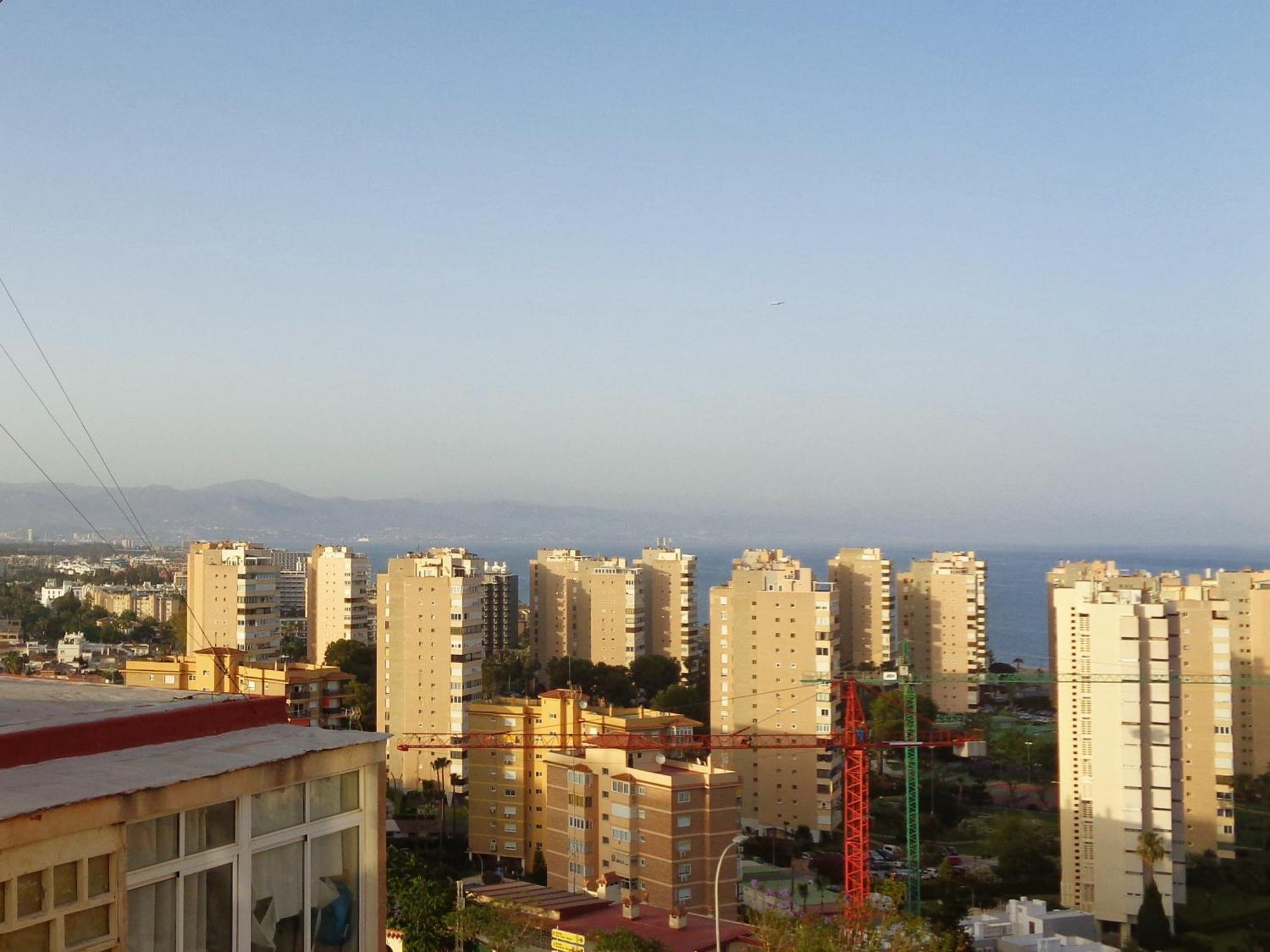 Light-Filled Apartment With Sea Views Torremolinos Luaran gambar