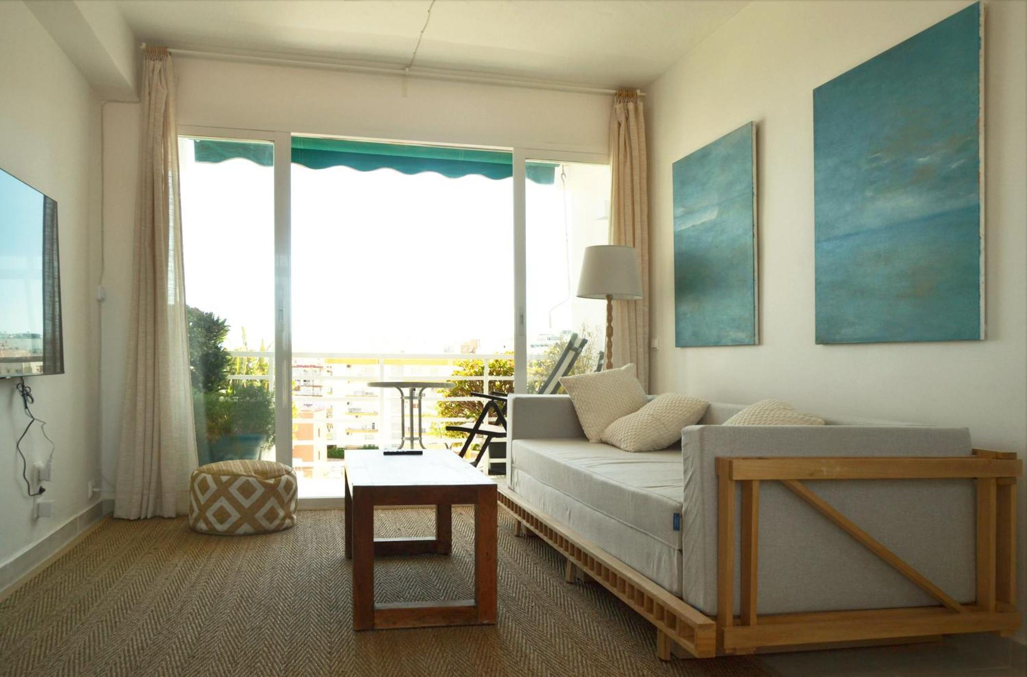 Light-Filled Apartment With Sea Views Torremolinos Luaran gambar
