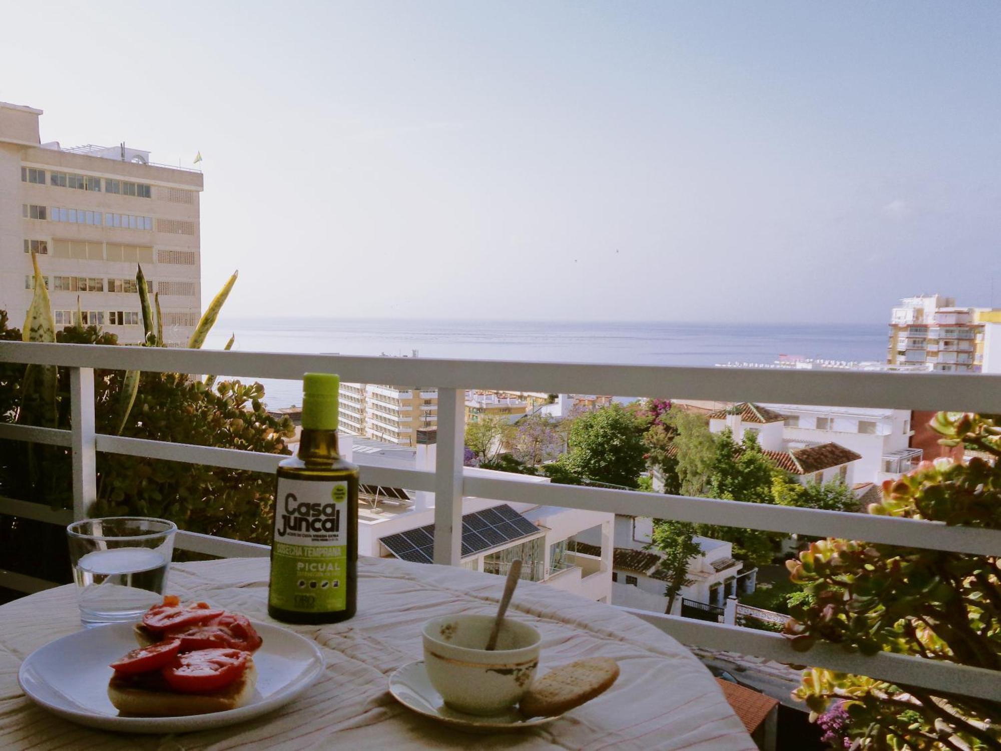 Light-Filled Apartment With Sea Views Torremolinos Luaran gambar